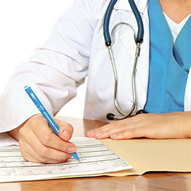 Co dělat, když mám rýmu, bolesti v krku, teplotu?